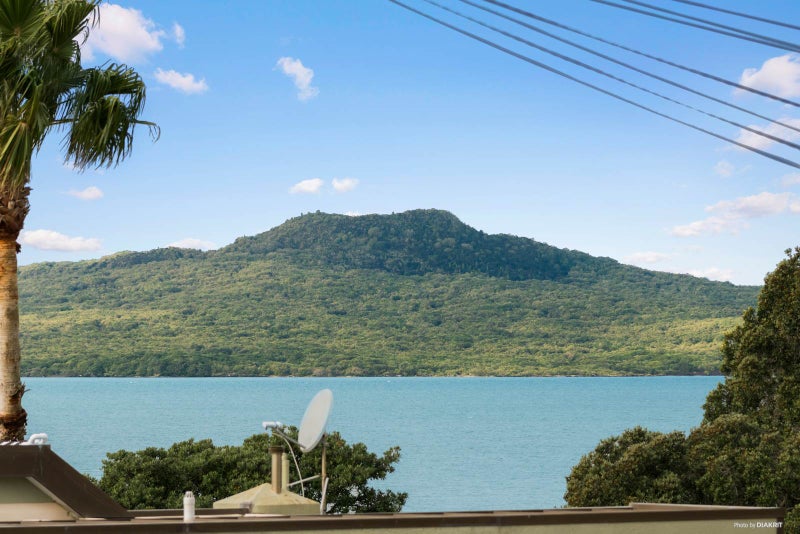 2/27 Sanders Avenue, Takapuna, Auckland - Carousel 1