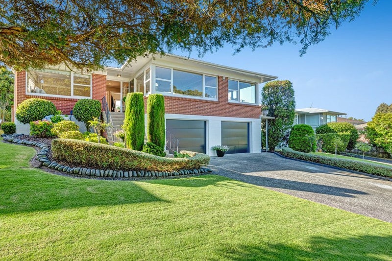 5 Tudward Glade, Hillcrest, Auckland - Carousel 1