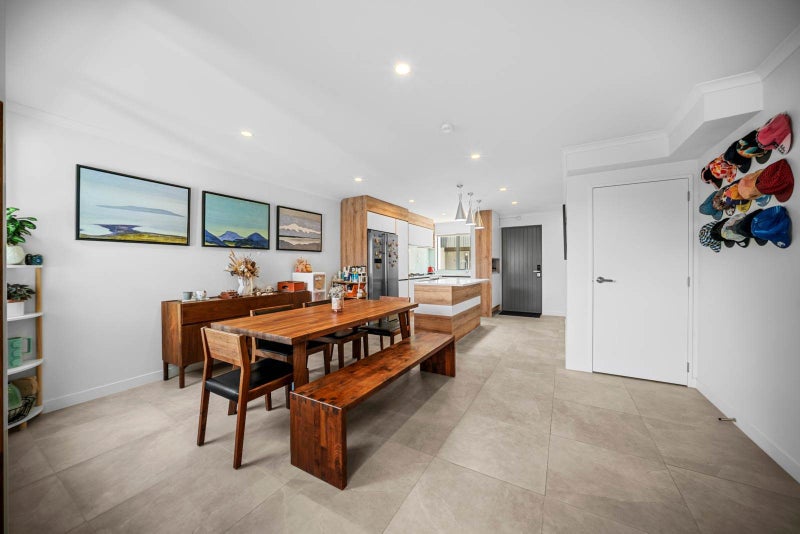 6/11 Celeste Place, Totara Vale, Auckland - Carousel 1
