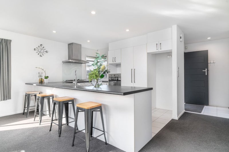 37 Somerville Crescent, Aidanfield, Christchurch - Carousel 2