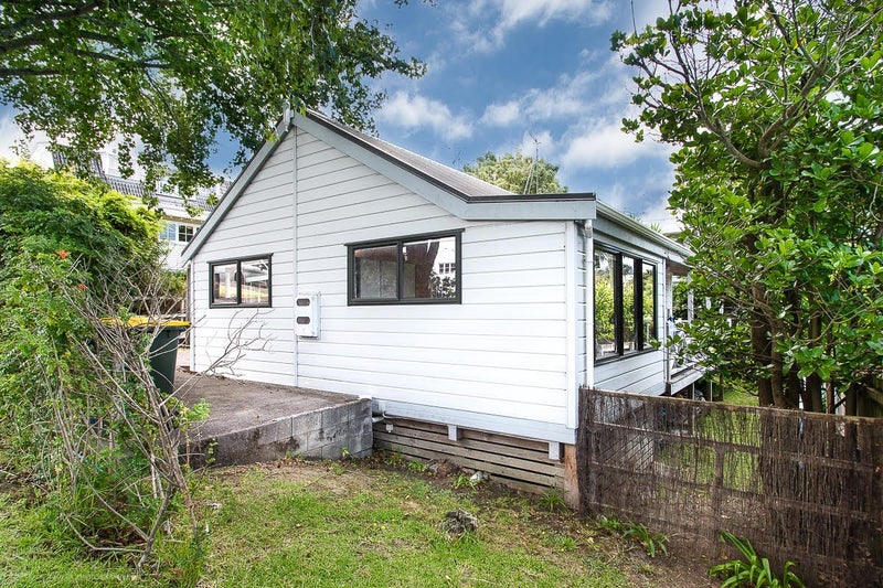1/8 Milton Road, Northcote Point, Auckland - Carousel 2