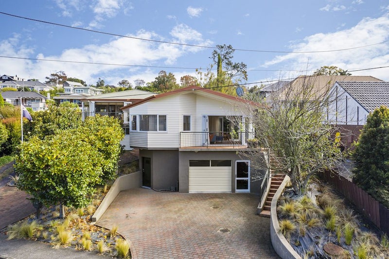 42 Glenfern Road, Mellons Bay, Auckland - Carousel 1