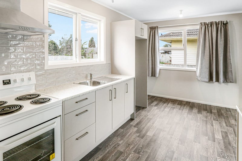 39 Tyrone Street, Otara, Auckland - Carousel 1