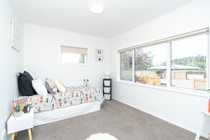 73 Montgomery Crescent, Bader, Hamilton - Carousel 2