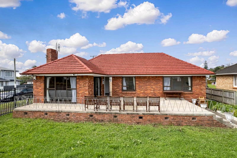 24 Rimu Road, Mangere Bridge, Auckland - Carousel 1