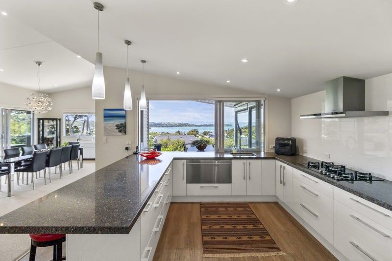 5 Church Bay Road, Oneroa, Waiheke Island - Carousel 1