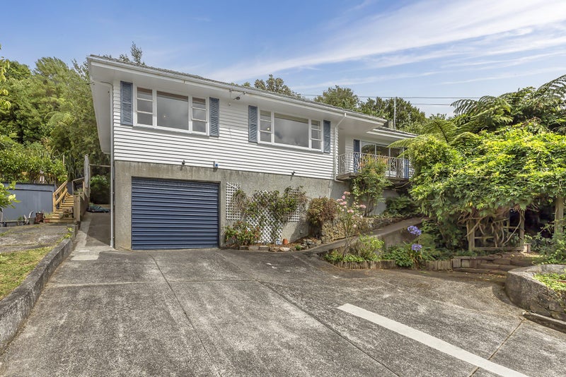 30 Chester Road, Tawa, Wellington - Carousel 1