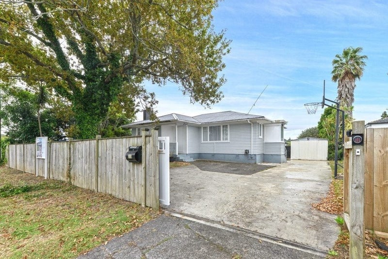 11 Harrington Road, Henderson, Auckland - Carousel 1