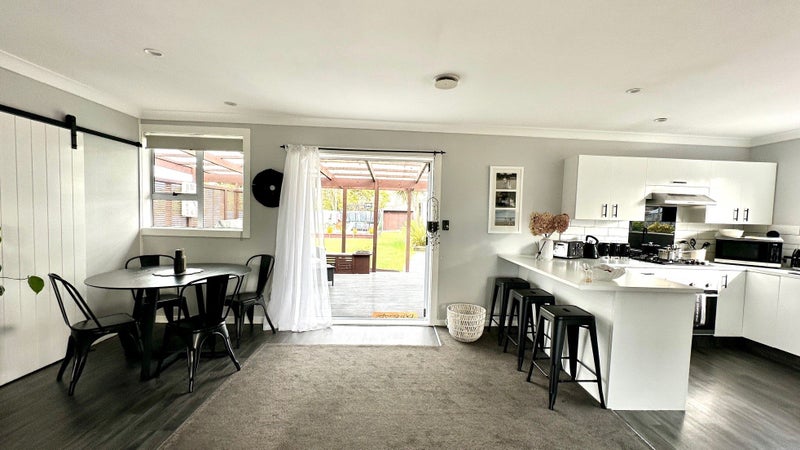 64 Baker Street, Stirling - Carousel 2