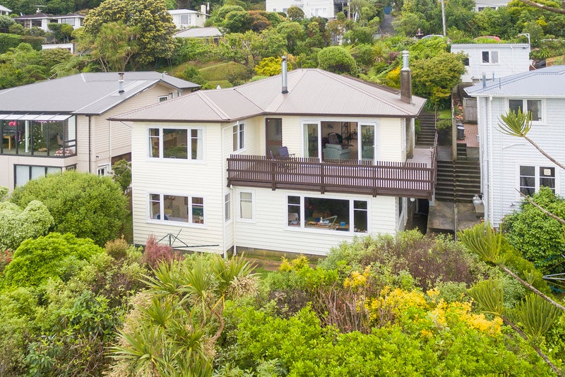 11 Winston Street, Crofton Downs, Wellington - Carousel 1