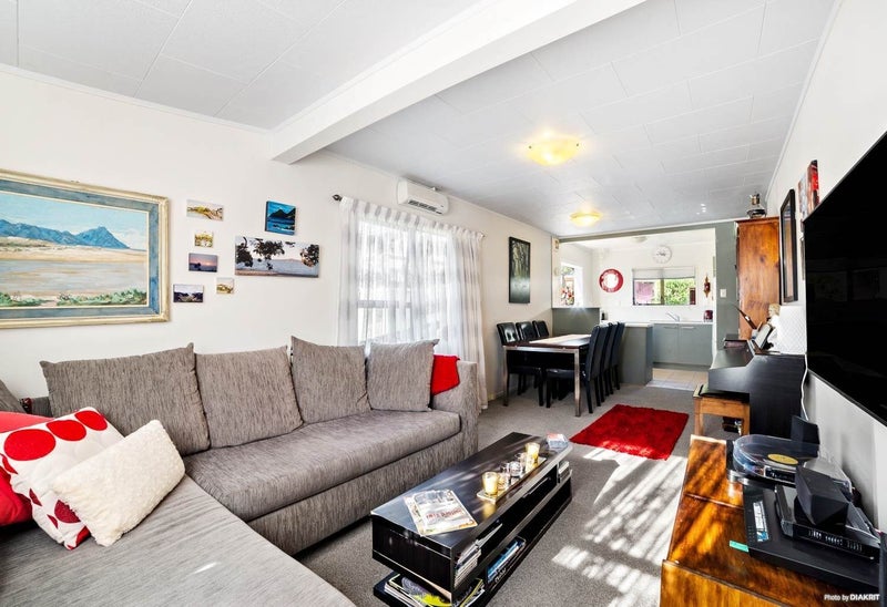 2/76 Beach Haven Road, Beach Haven, Auckland - Carousel 2