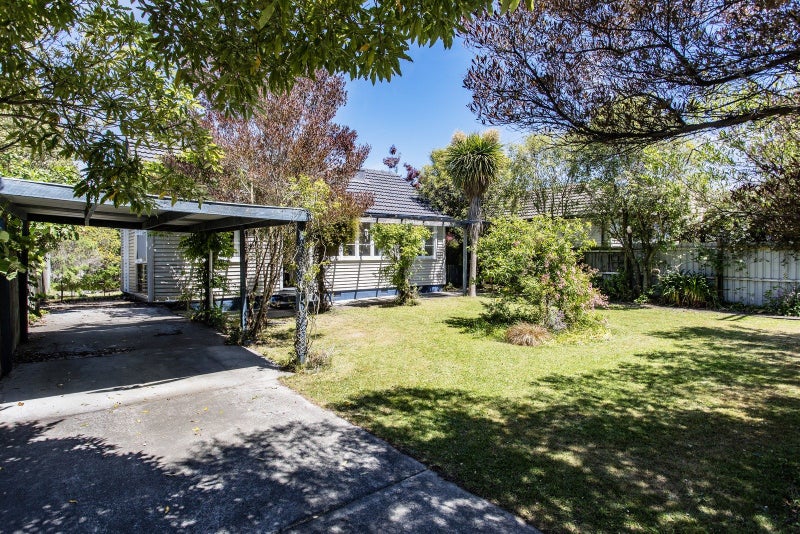 22 Douglas Road, Amberley, Amberley - Carousel 1