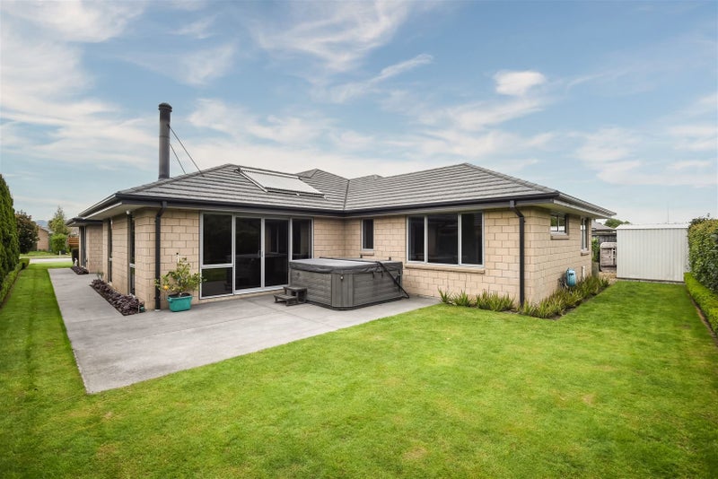 37 Mariposa Crescent, Aidanfield, Christchurch - Carousel 1