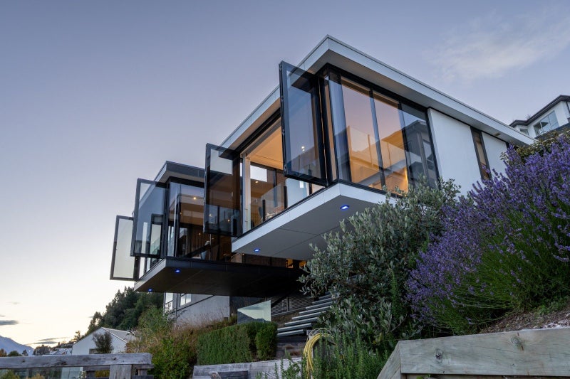 8A Olivers Place, Queenstown, Queenstown - Carousel 1