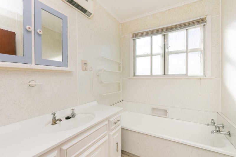 56 Stewart Drive, Newlands, Wellington - Carousel 8