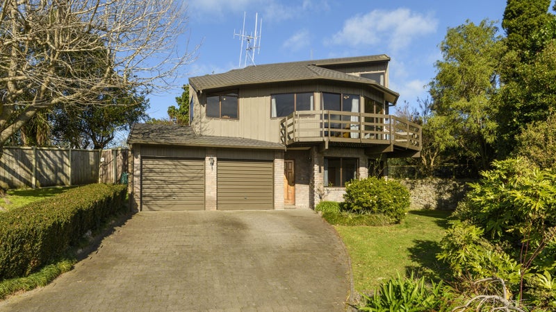 14 Holmburn Street, Welcome Bay, Tauranga - Carousel 1