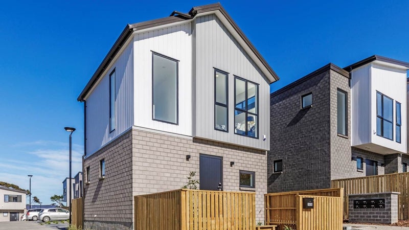 140B Tiriwa Drive, Massey, Auckland - Carousel 1