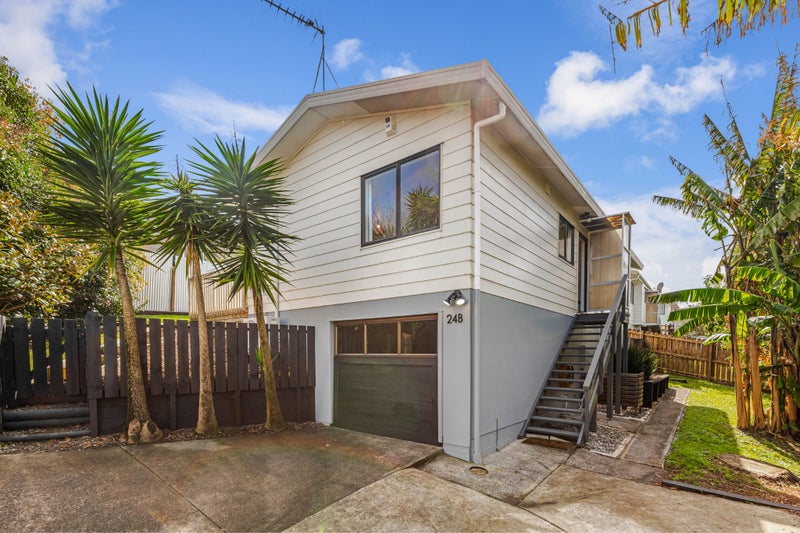 2/24 Chislehurst Street, Henderson, Auckland - Carousel 1