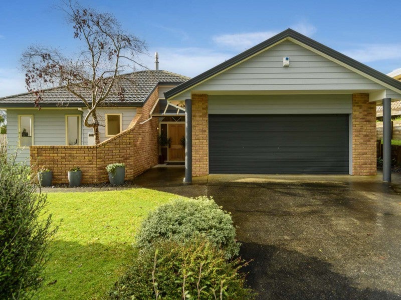 11 Taramea Rise, Pyes Pa, Tauranga - Carousel 2