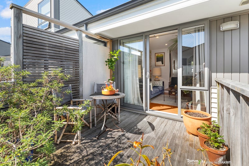 18/31 Princess Terrace, Newtown, Wellington - Carousel 2