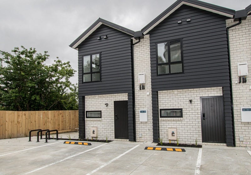 12/14 Ruakiwi Road, Hamilton Lake, Hamilton - Carousel 1