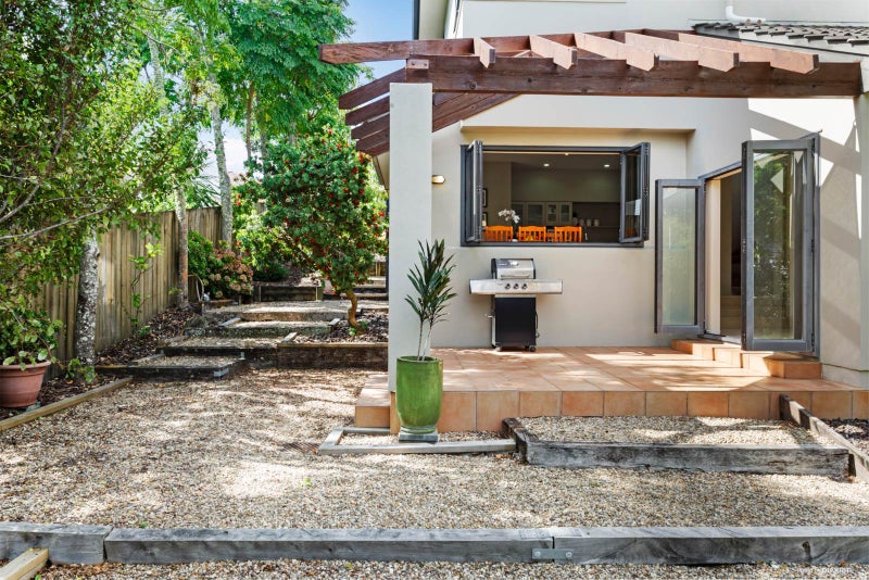 28 Fields Parade, Oteha, Auckland - Carousel 2