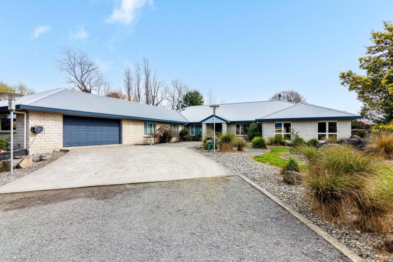 114F Willow Park Drive, Masterton - Carousel 1