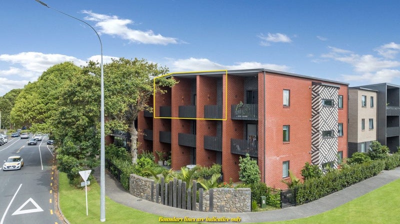 204/7B Hinaki Street, Point England, Auckland - Carousel 1