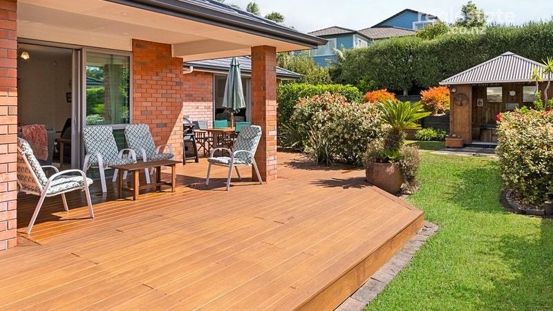 30 Weatherly Drive, Beachlands, Auckland - Carousel 1