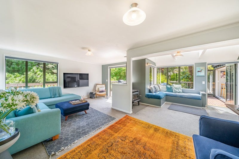 12 Palm Grove, Belmont, Lower Hutt - Carousel 2