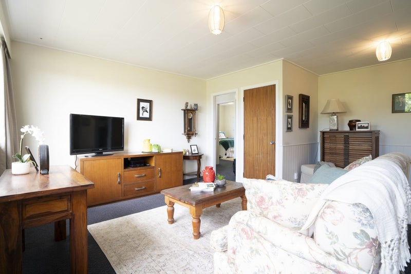 1/377 Main Road, Tawa, Wellington - Carousel 2