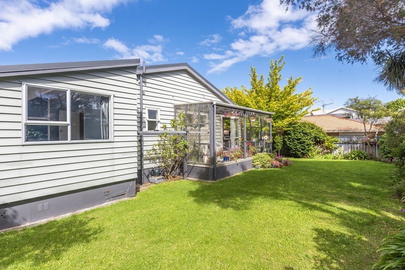 33 Ocean Road, Paraparaumu Beach, Paraparaumu - Carousel 1