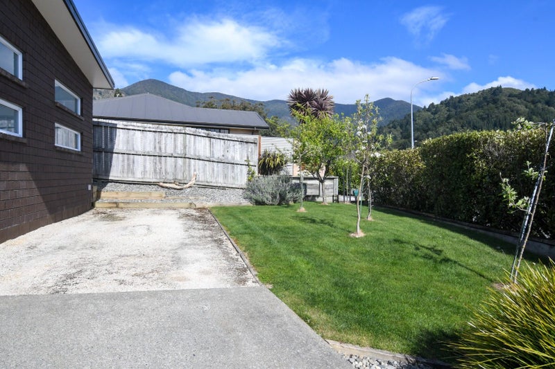 25 Admiralty Place, Waikawa, Picton - Carousel 20
