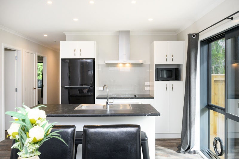 12A Norwich Place, Awapuni, Palmerston North - Carousel 2