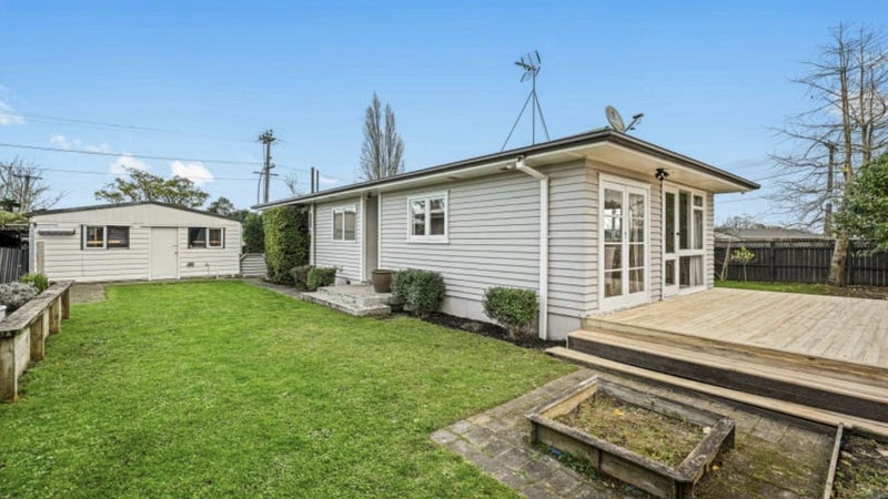 1 Crosby Road, Chartwell, Hamilton - Carousel 1