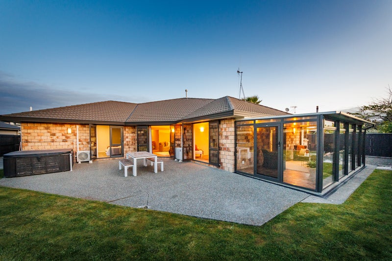 33 Rodeo Drive, Kelvin Grove, Palmerston North - Carousel 21