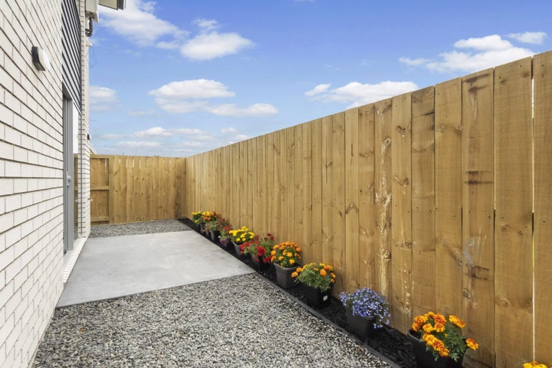 1/74 Clyde Street, Hamilton East, Hamilton - Carousel 20