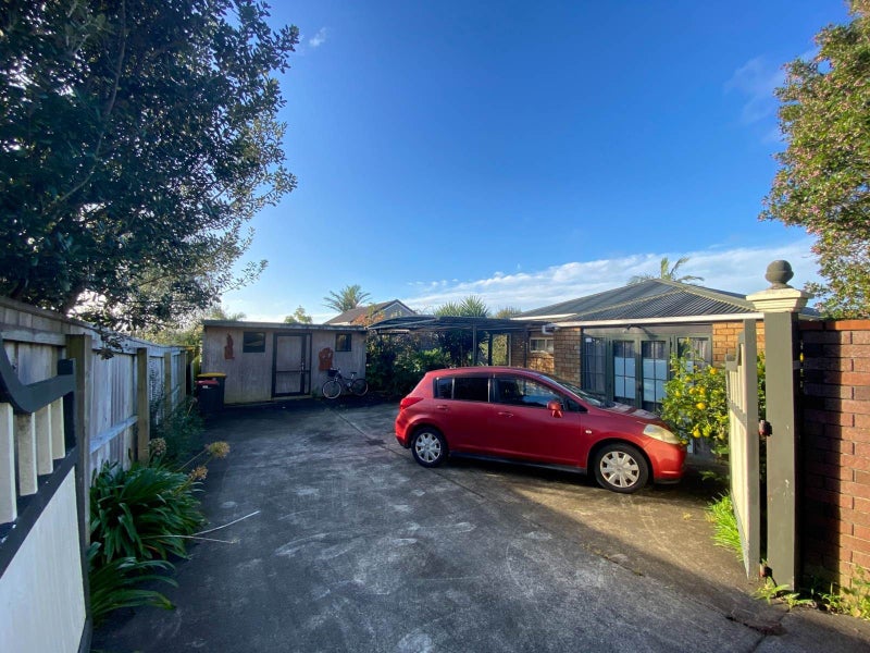 1/98 Simmental Crescent, Somerville, Manukau - Carousel 20