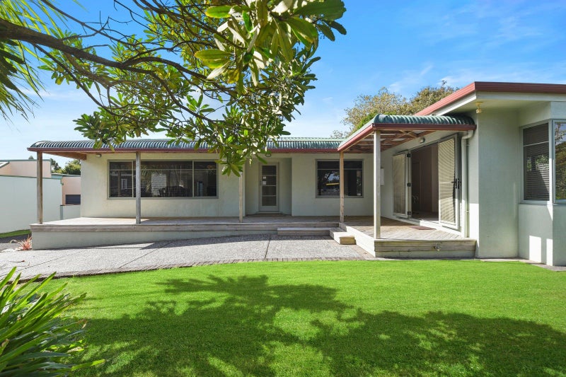 8 MacDiarmid Road, Beerescourt, Hamilton - Carousel 1