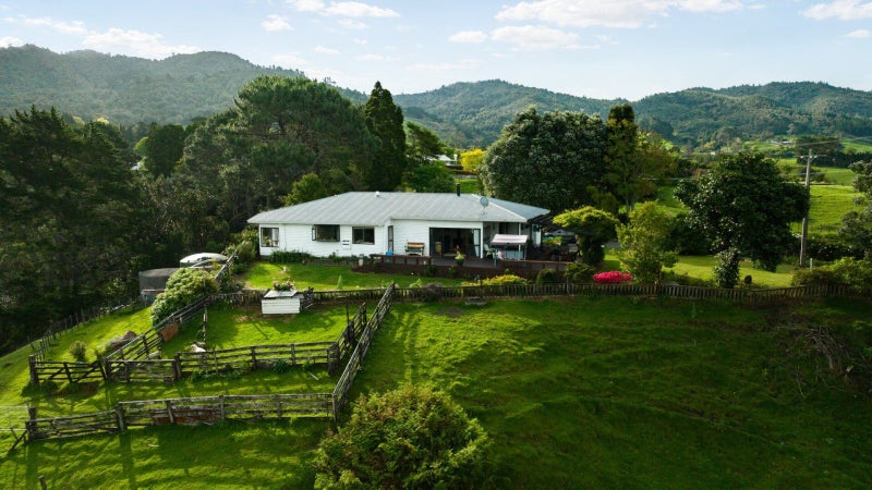 221 Lindemann Road, Tahawai - Carousel 20