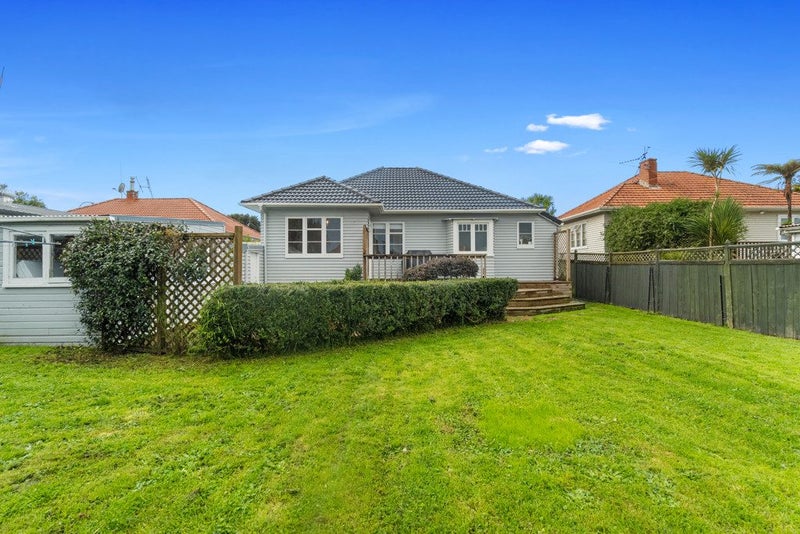 59 MacFarlane Street, Hamilton East, Hamilton - Carousel 18