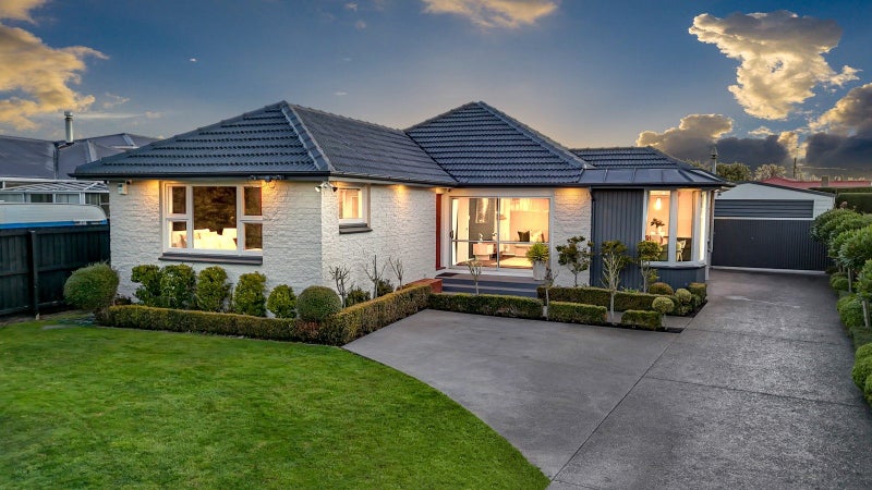 25 Vardon Crescent, Shirley, Christchurch - Carousel 1