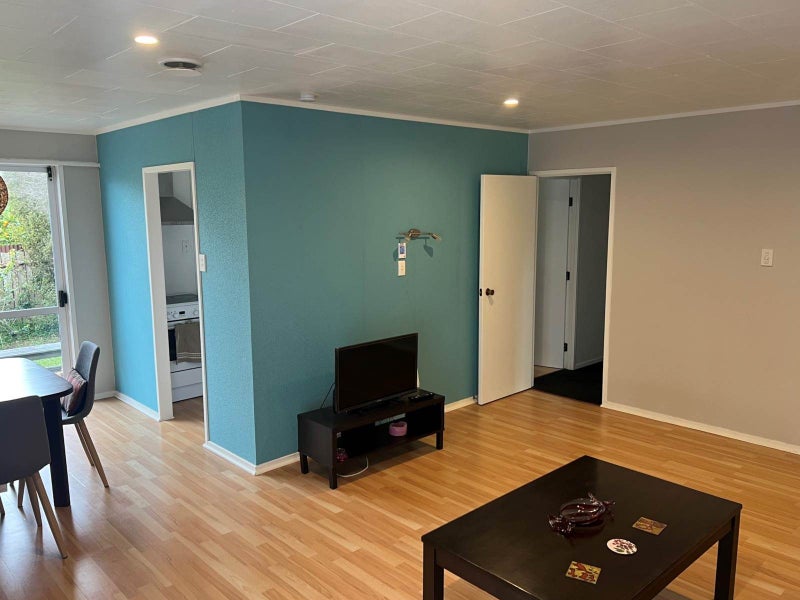 2 Pankhurst Place, Sunnyvale, Auckland - Carousel 2