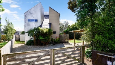 11 Mary Street, Frankton, Hamilton - Carousel 1