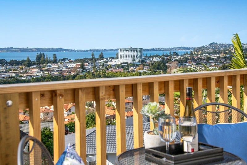 59 West Hoe Heights, Orewa, Orewa - Carousel 1