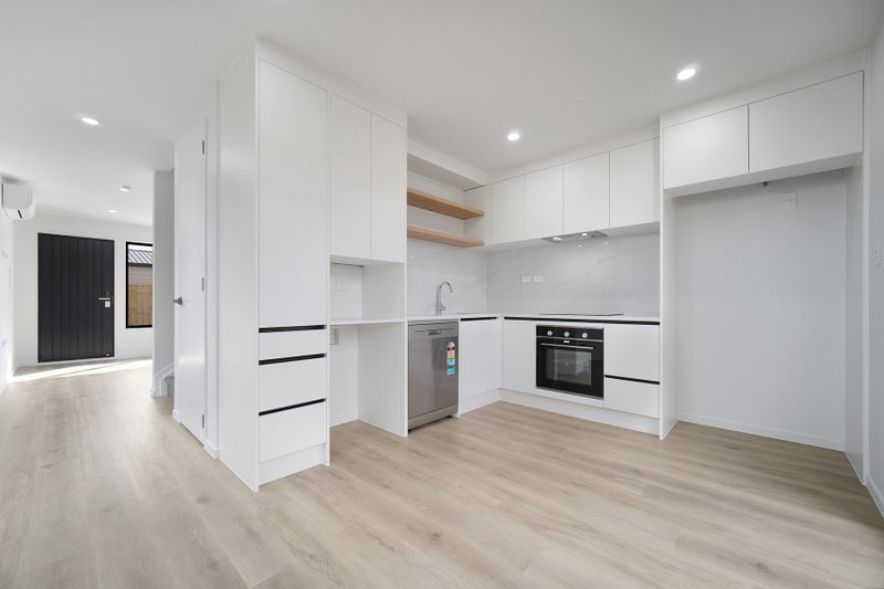 32 Camp Road, Mount Wellington, Auckland - Carousel 2