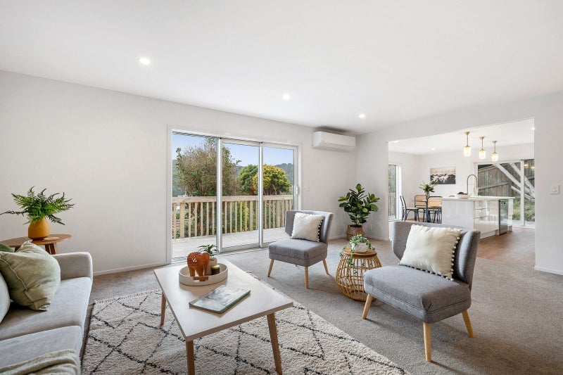 11A Himalaya Crescent, Khandallah, Wellington - Carousel 1