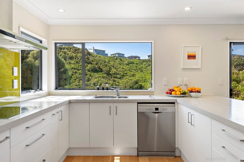 24 Amesbury Drive, Churton Park, Wellington - Carousel 2