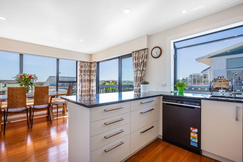 6 Ettrick Grove, Papakowhai, Porirua - Carousel 2