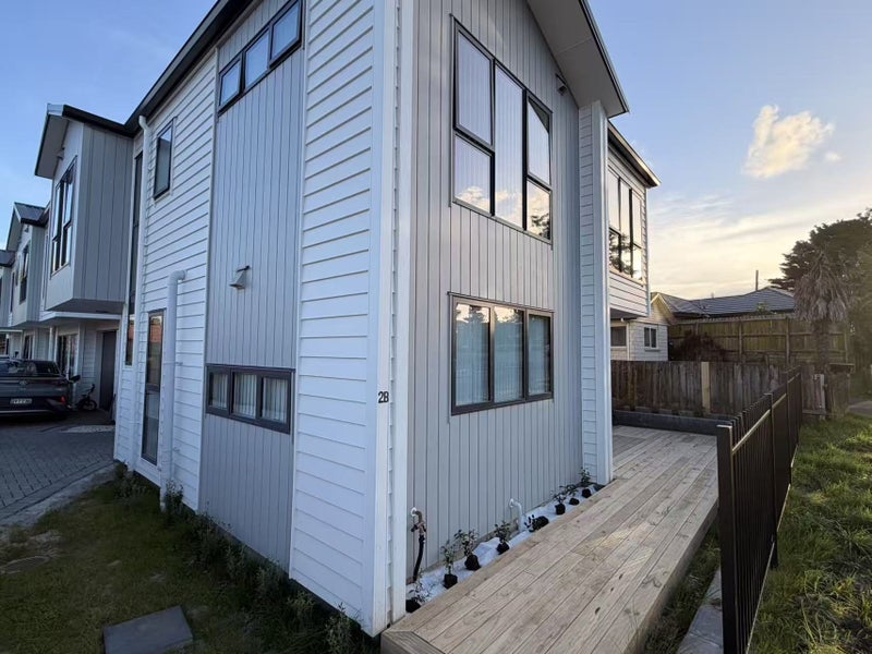 2 Alamein Road, Panmure, Auckland - Carousel 1